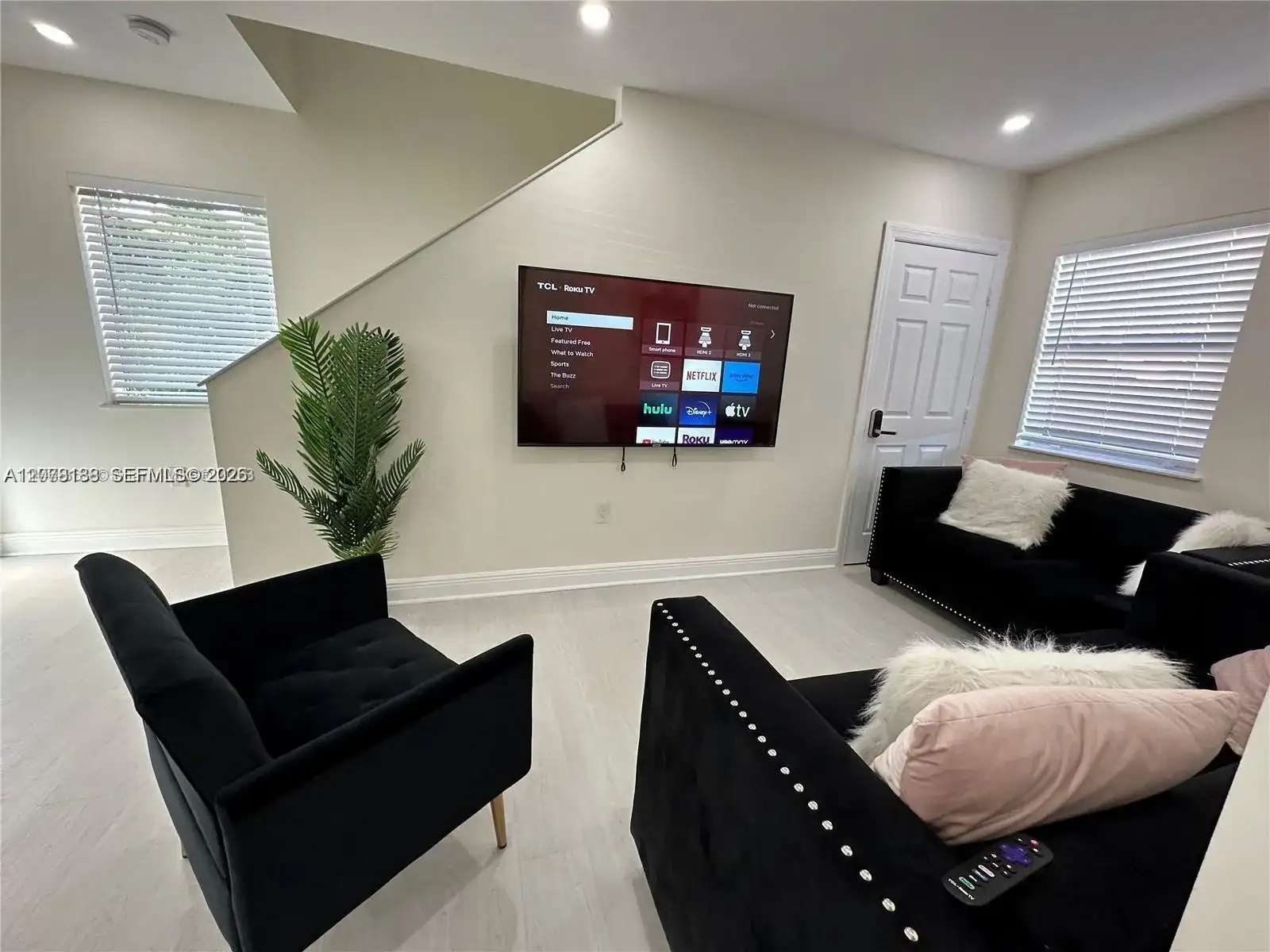 875 NW 2nd St, Miami FL 33128 photo 2
