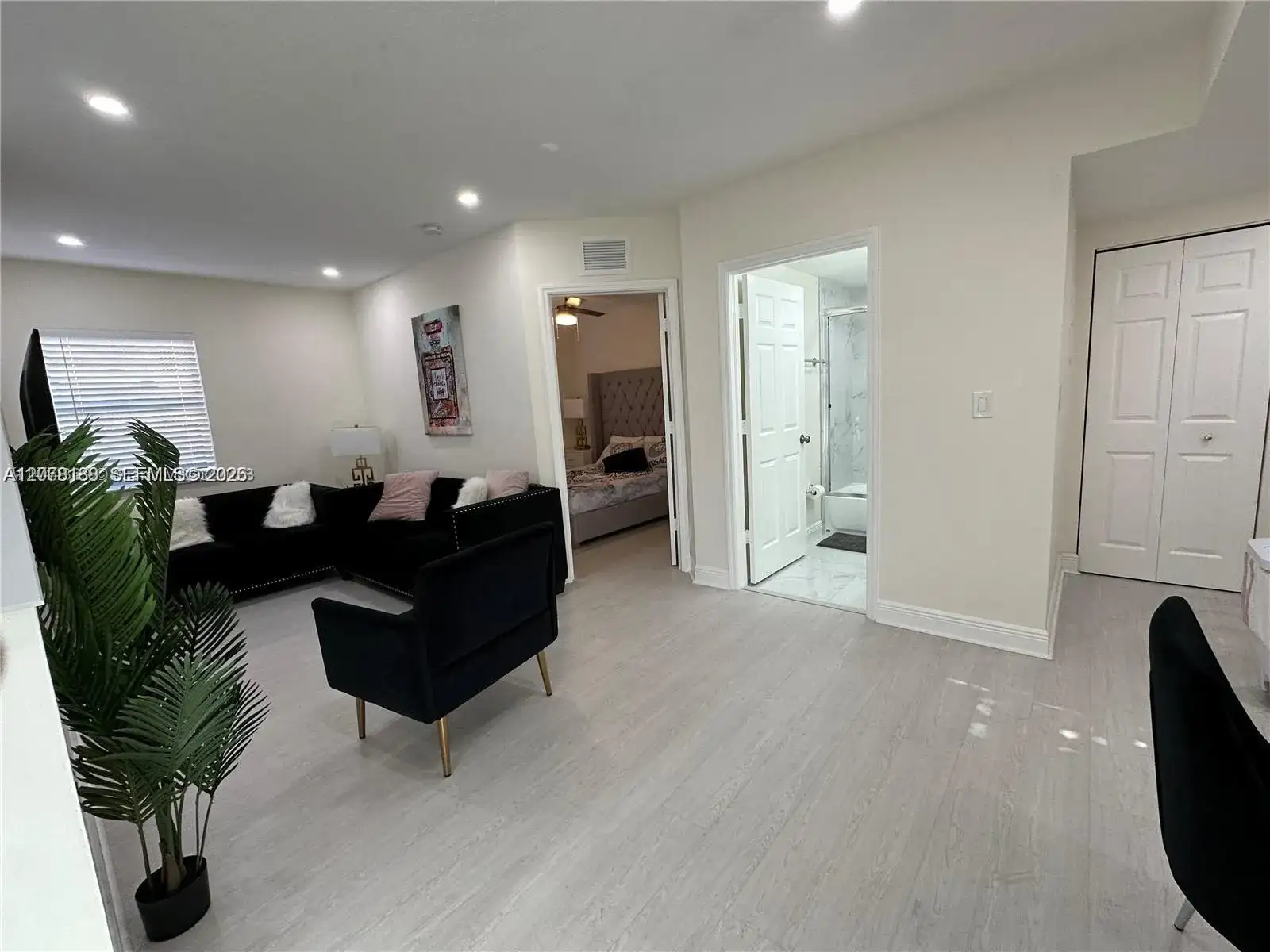875 NW 2nd St, Miami FL 33128 photo 3
