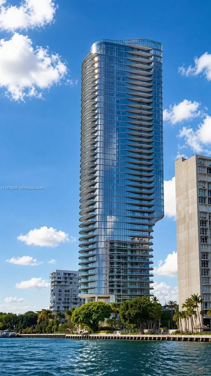 2 bedroom 2 bath Residential for sale at 175 SE 25th rd # 504, Miami FL 33131