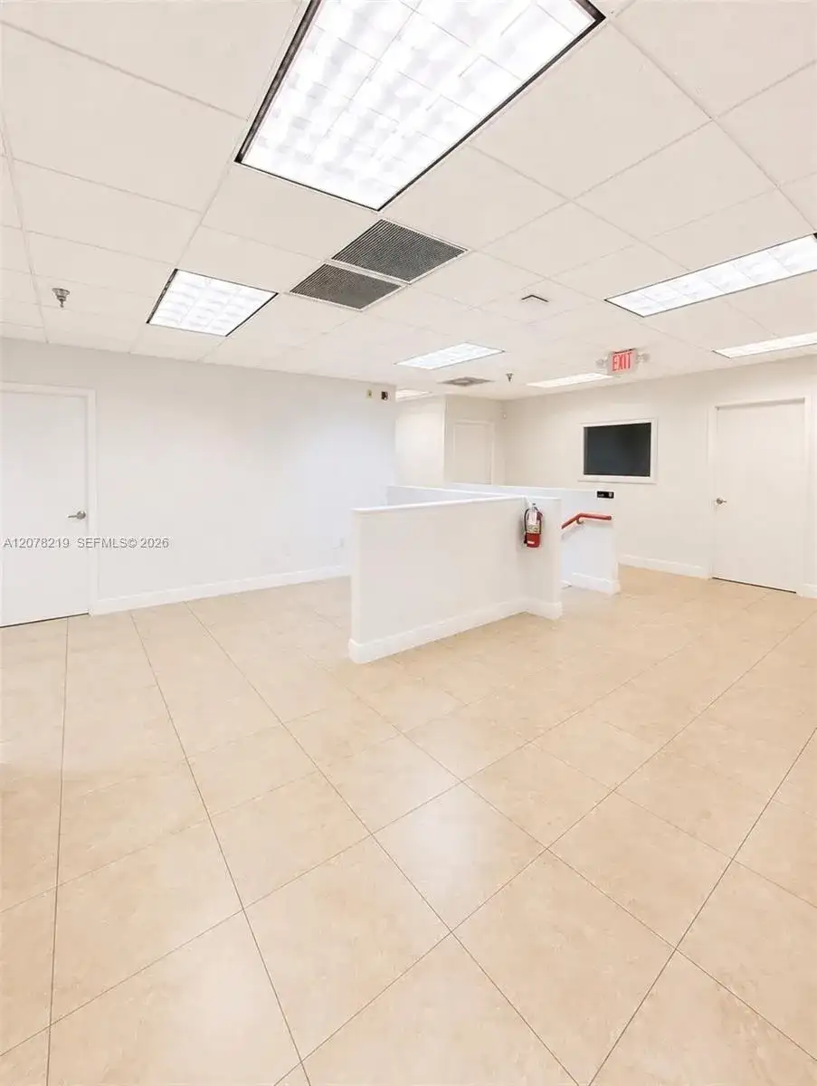 2250 NW 102nd Pl, Doral FL 33172 photo 2