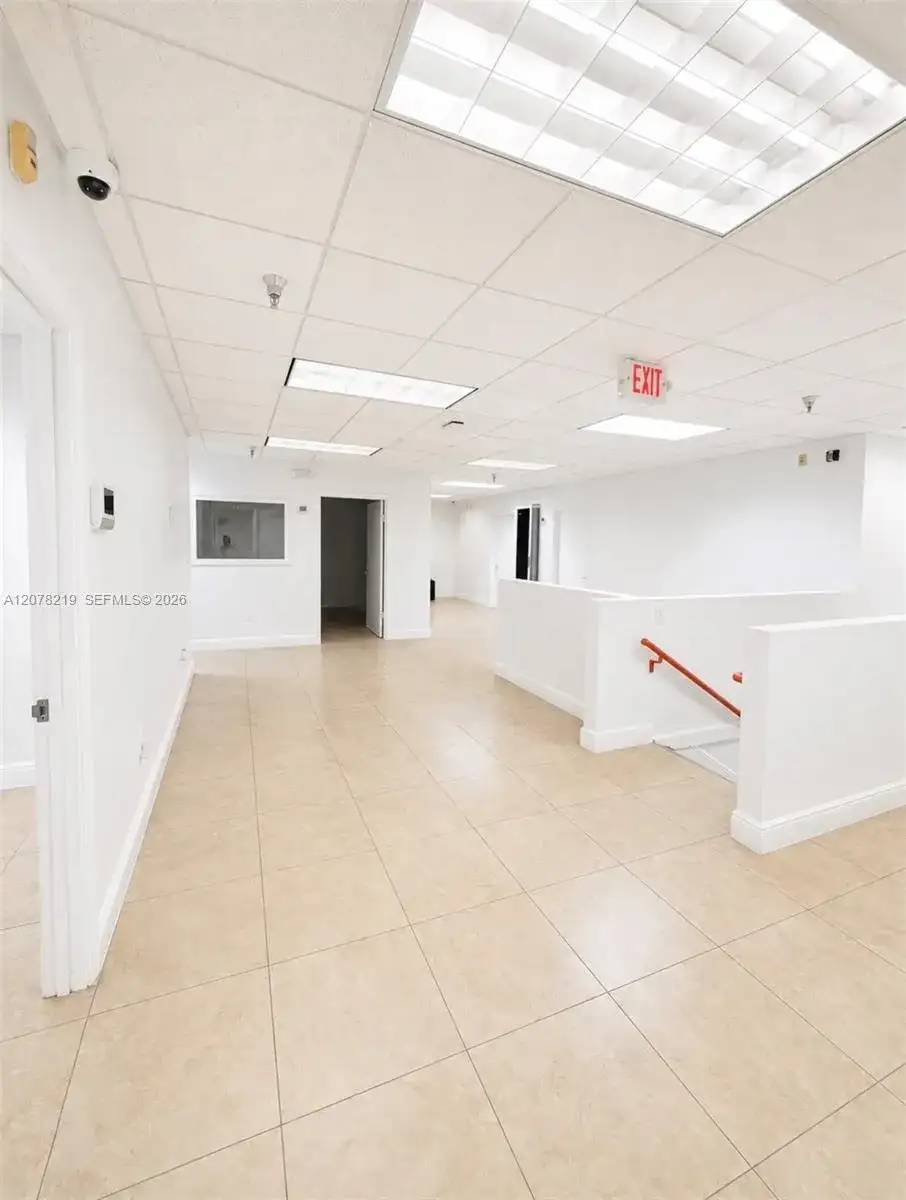2250 NW 102nd Pl, Doral FL 33172 photo 3