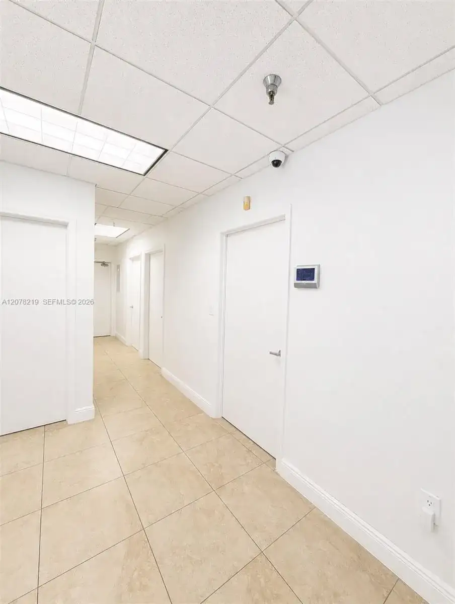 2250 NW 102nd Pl, Doral FL 33172 photo 4