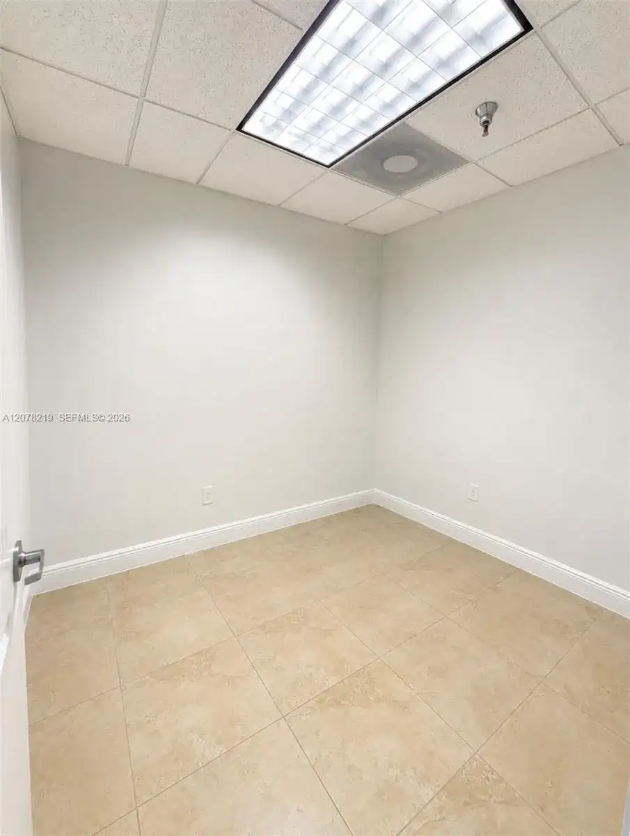 2250 NW 102nd Pl, Doral FL 33172 photo 5