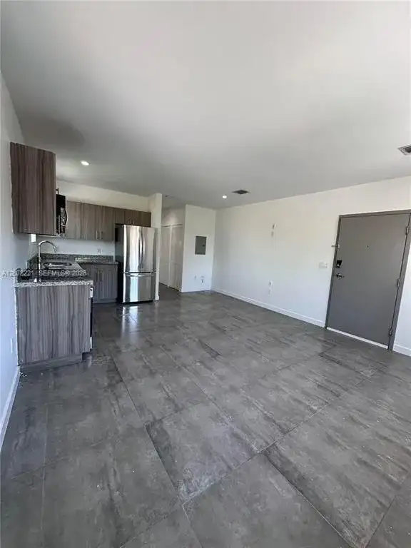 165 NW 39th St # 3, Miami FL 33127 photo 3