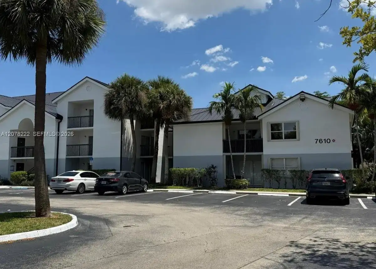 7610 Westwood Dr # 122, Tamarac FL 33321 photo 4