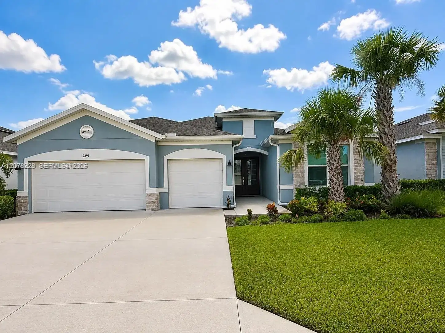 9291 Aqua Overlook Court, Lehigh Acres FL 33936 photo 2