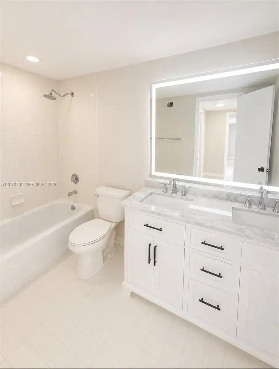 600 Three Islands Blvd # 1707, Hallandale Beach FL 33009 photo 3