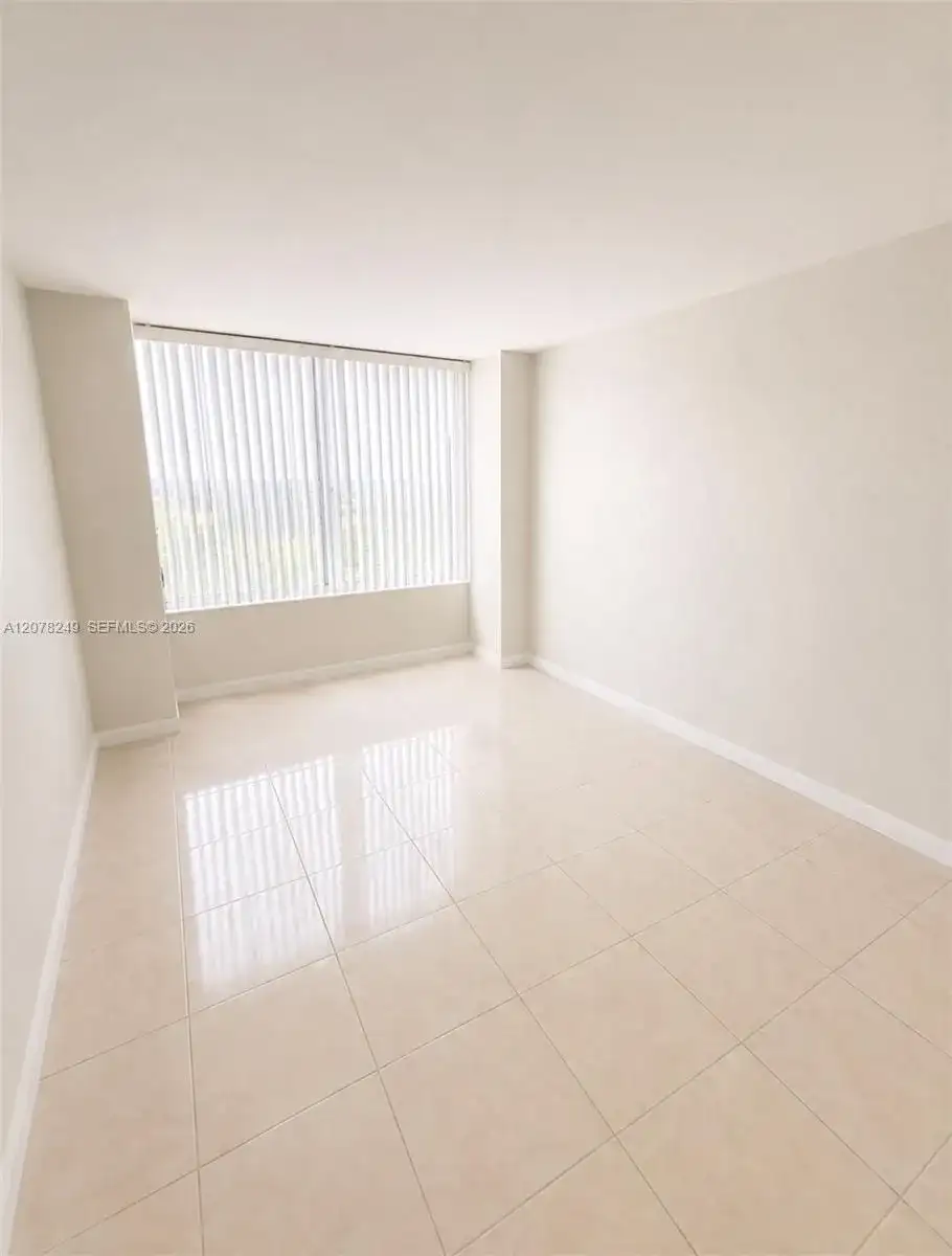 600 Three Islands Blvd # 1707, Hallandale Beach FL 33009 photo 4