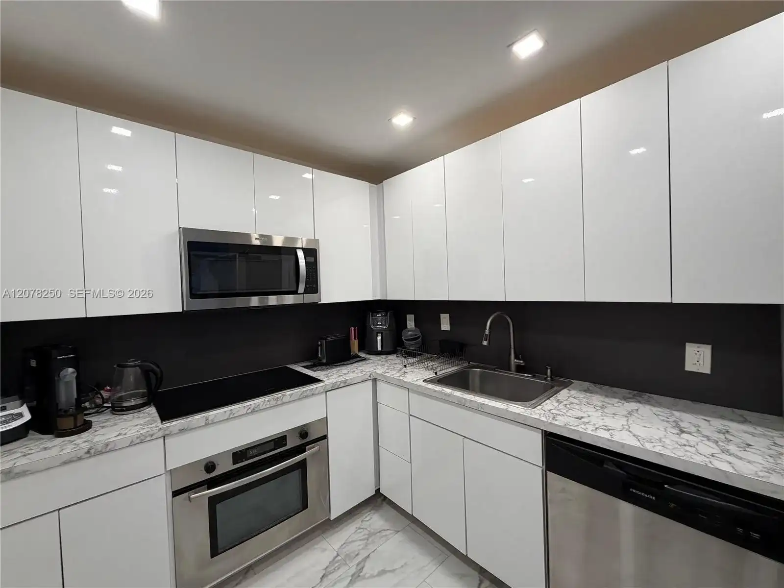 400 Kings Point Dr # 218, Sunny Isles Beach FL 33160