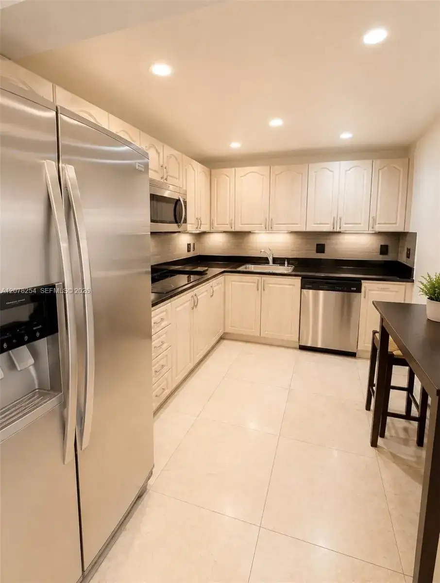 2500 Parkview Dr # 1207, Hallandale Beach FL 33009 photo 2