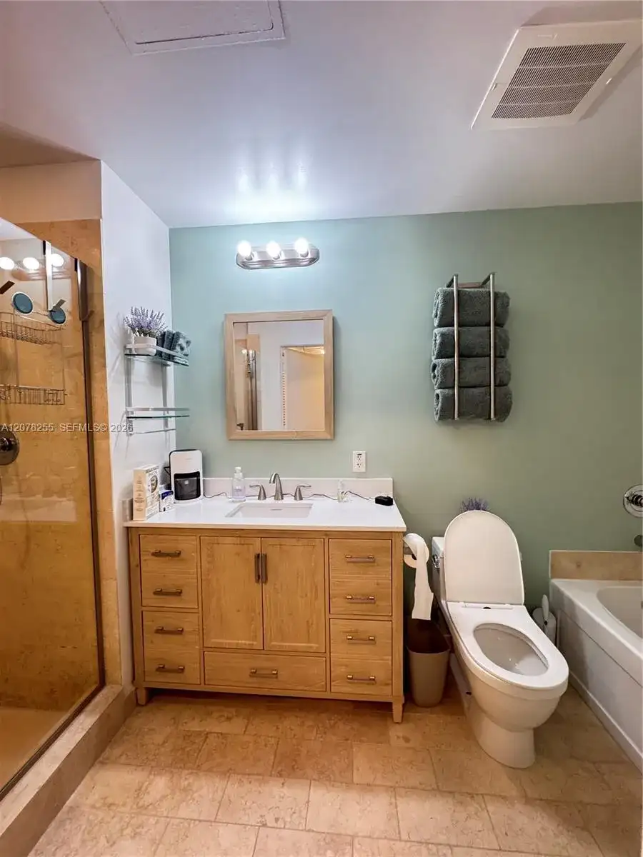 1111 SW 1st Ave, Miami FL 33130 photo 5