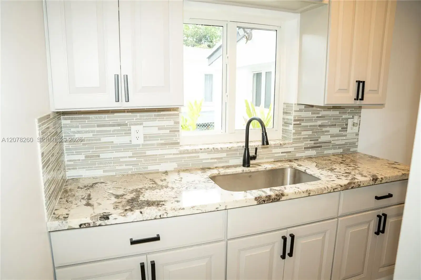 1640 NE 172nd St, North Miami Beach FL 33162 photo 4