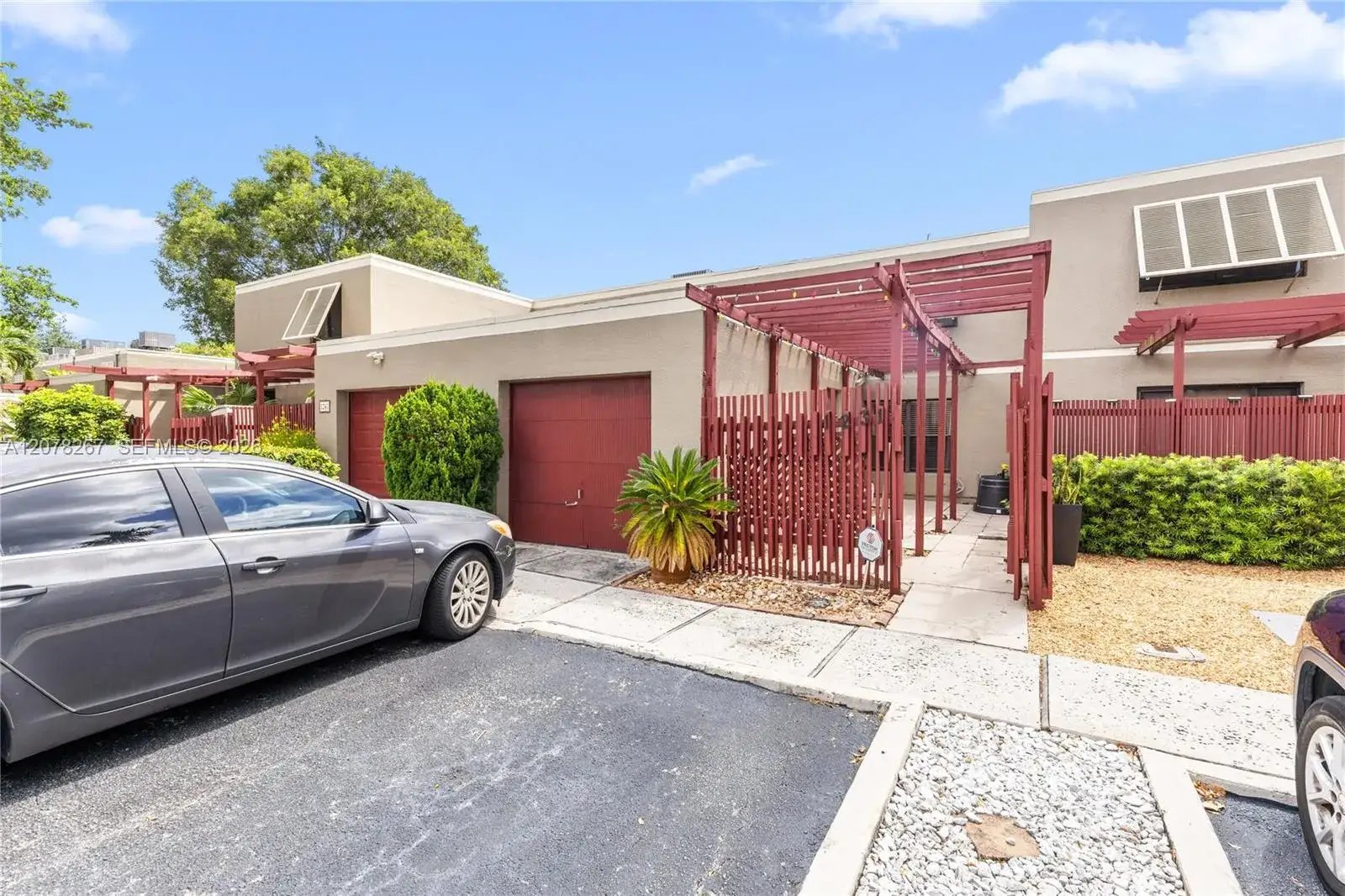 1231 W Fairway Rd, Pembroke Pines FL 33026