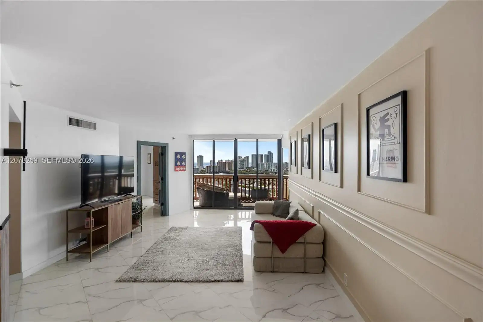 1000 W Island Blvd # 2803, Aventura FL 33160 photo 4