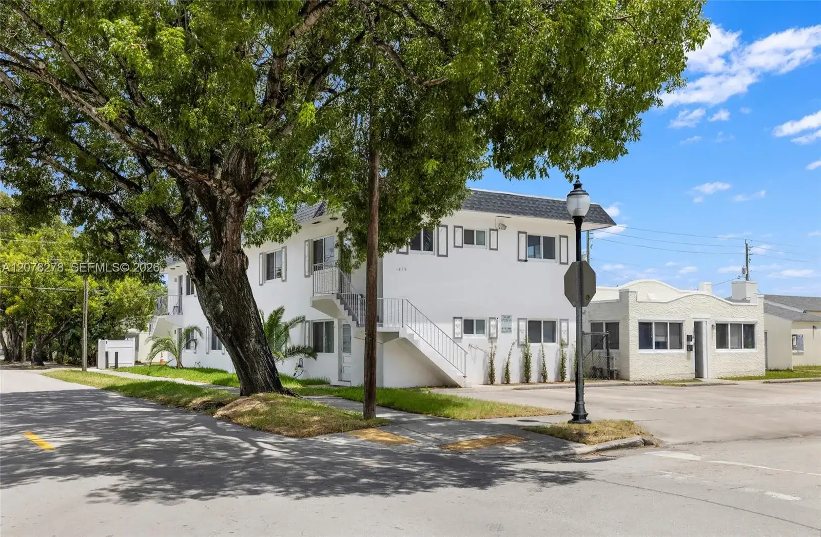 1859 Lincoln St, Hollywood FL 33020 photo 3