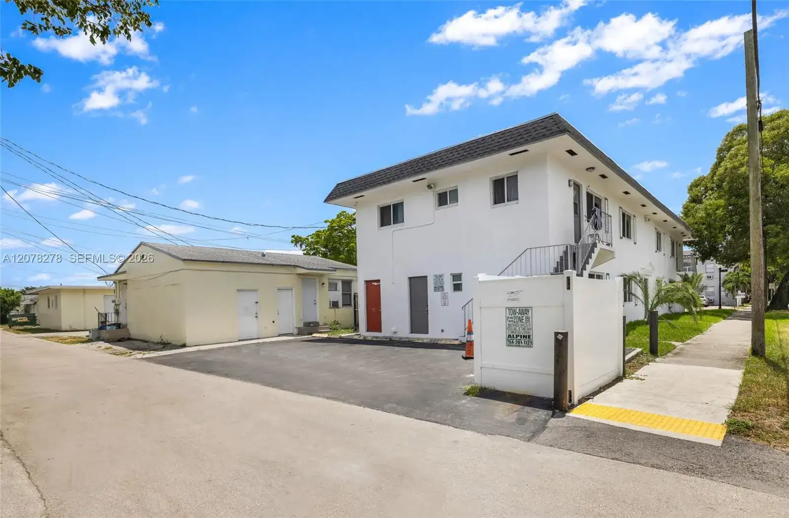 1859 Lincoln St, Hollywood FL 33020 photo 4
