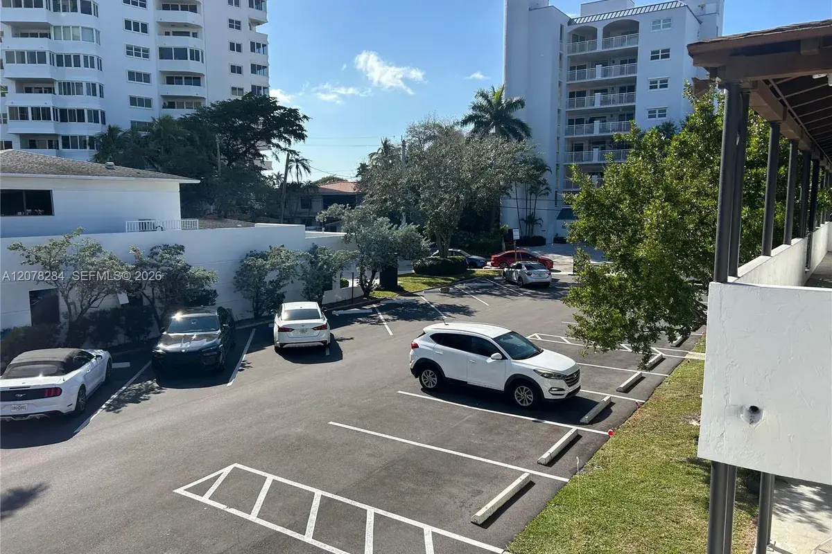 300 Sunset Dr # 2, Fort Lauderdale FL 33301