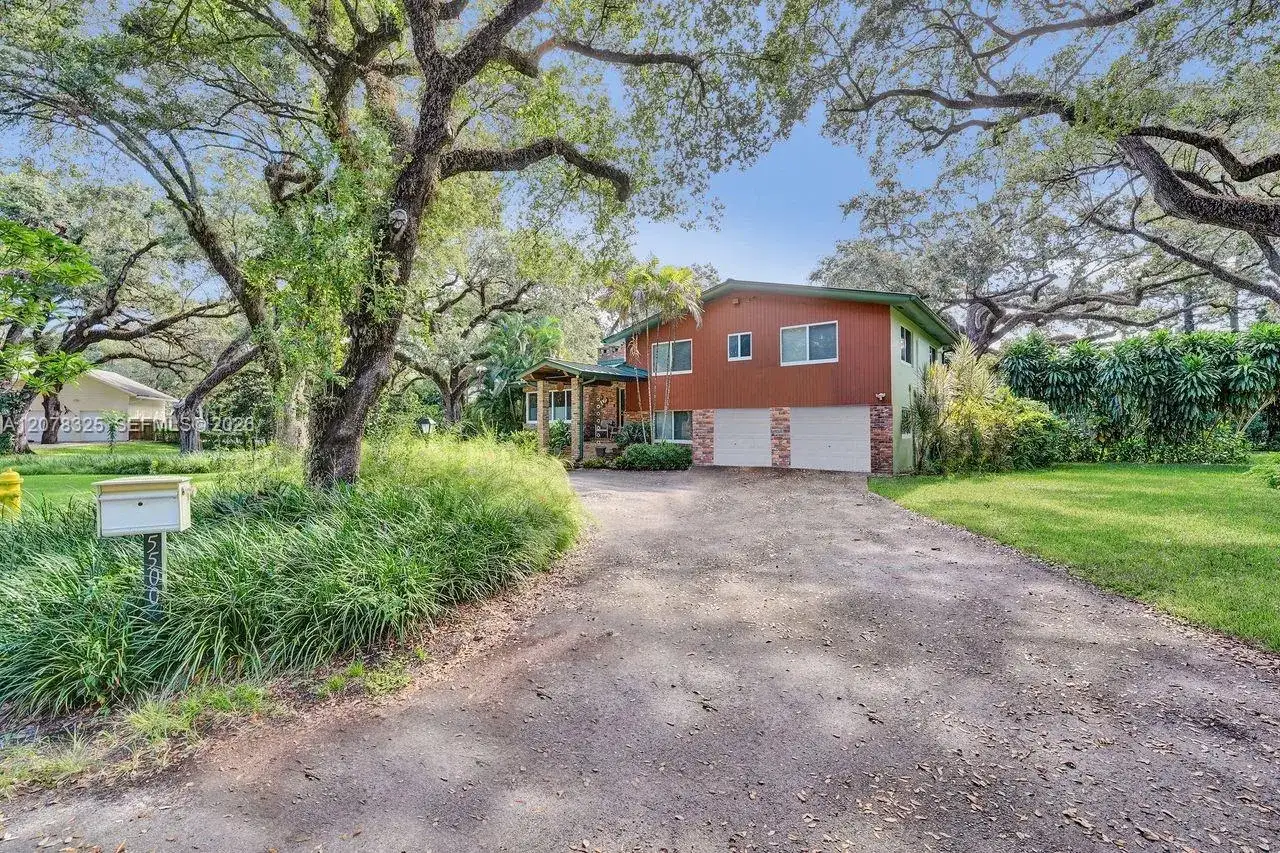 5500 Woodland LN, Dania Beach FL 33312 photo 2
