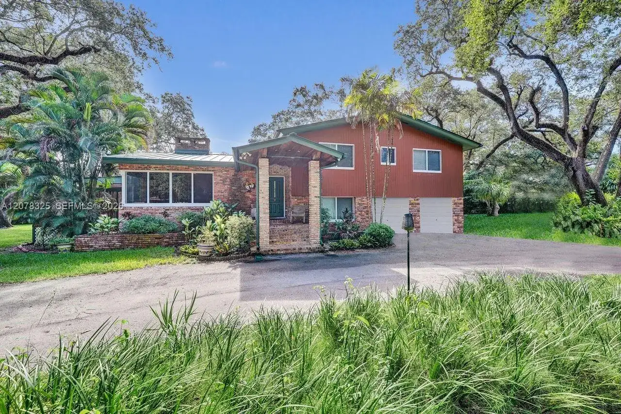 5500 Woodland LN, Dania Beach FL 33312 photo 3