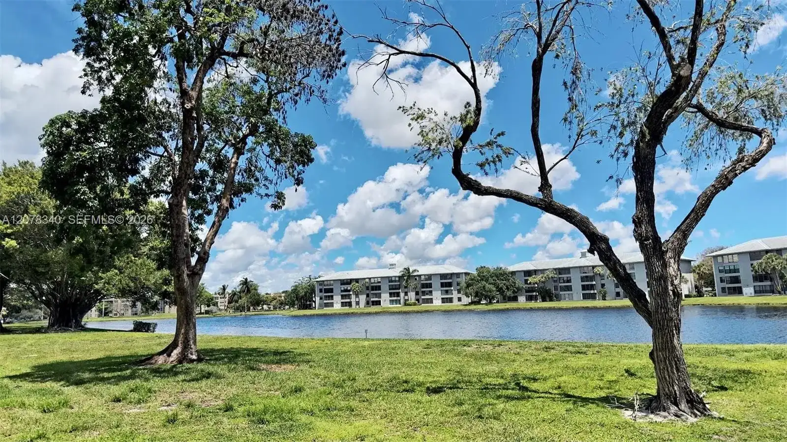 9420 Poinciana Pl # 206, Davie FL 33324