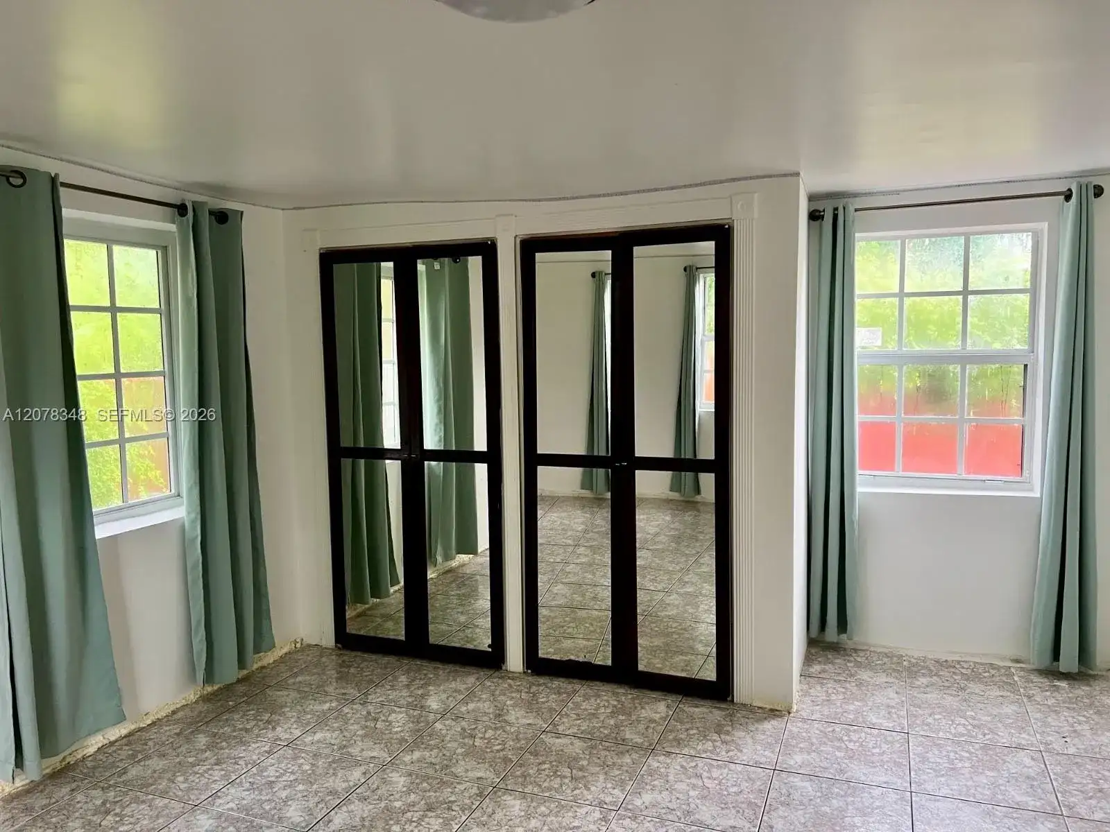 6725 N Miami Ave, Miami FL 33150 photo 5