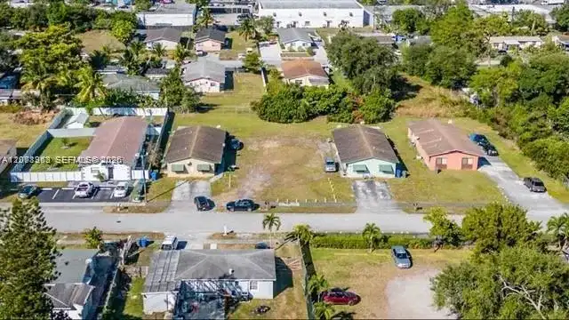 5649 SW 27th St, West Park FL 33023