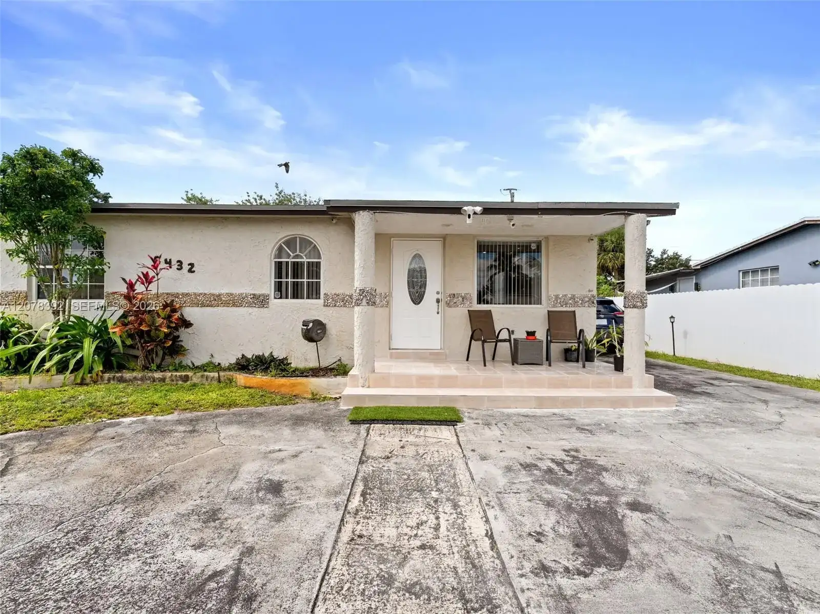 6432 Perry St, Hollywood FL 33024 photo 2