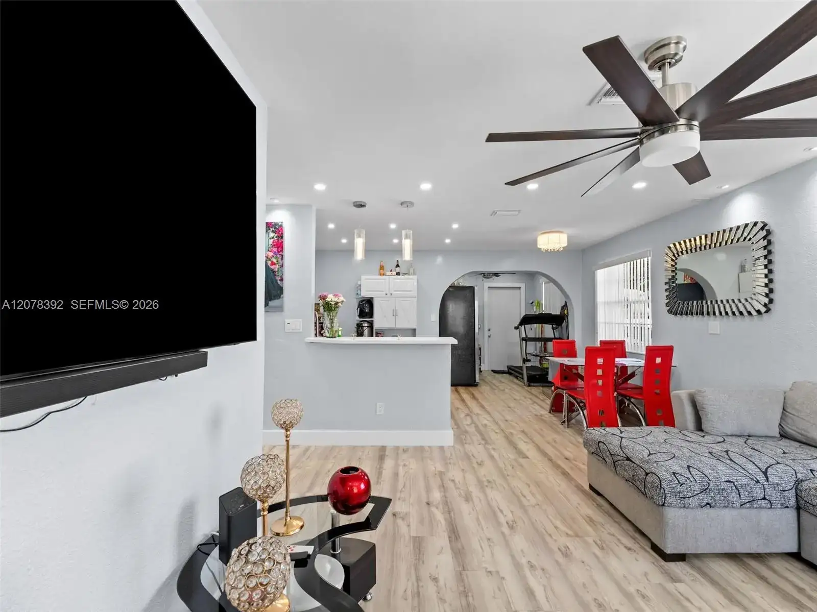 6432 Perry St, Hollywood FL 33024 photo 4