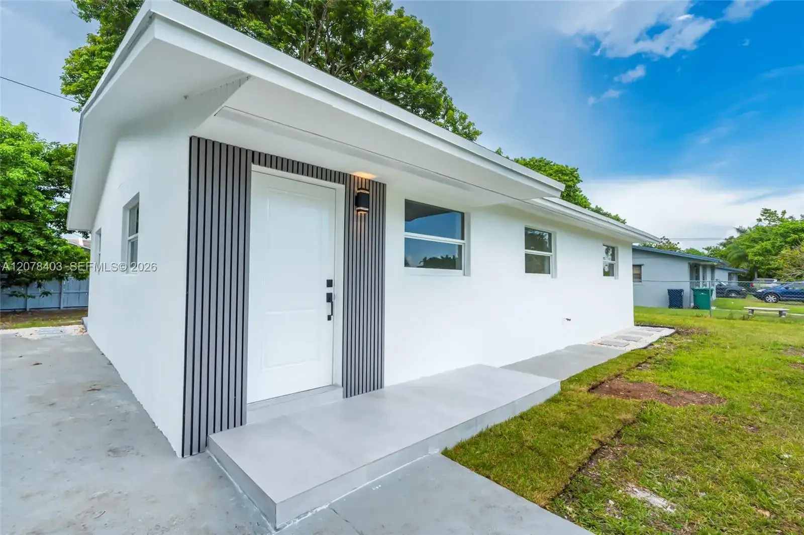655 SW 6th Ter, Florida City FL 33034 photo 3
