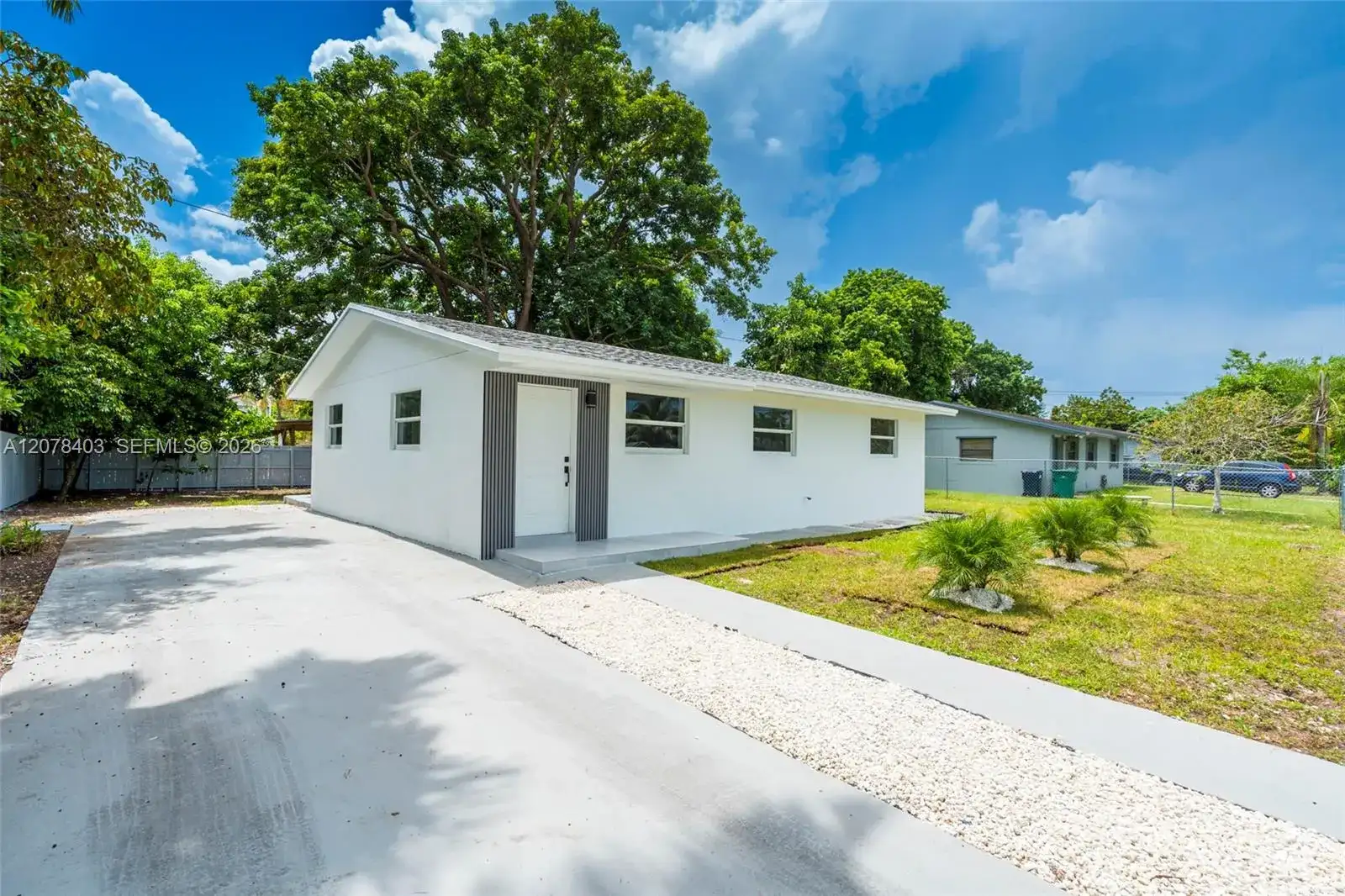 655 SW 6th Ter, Florida City FL 33034 photo 4