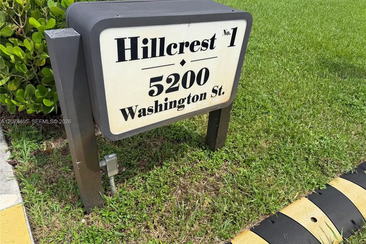 5200 Washington St # 207, Hollywood FL 33021