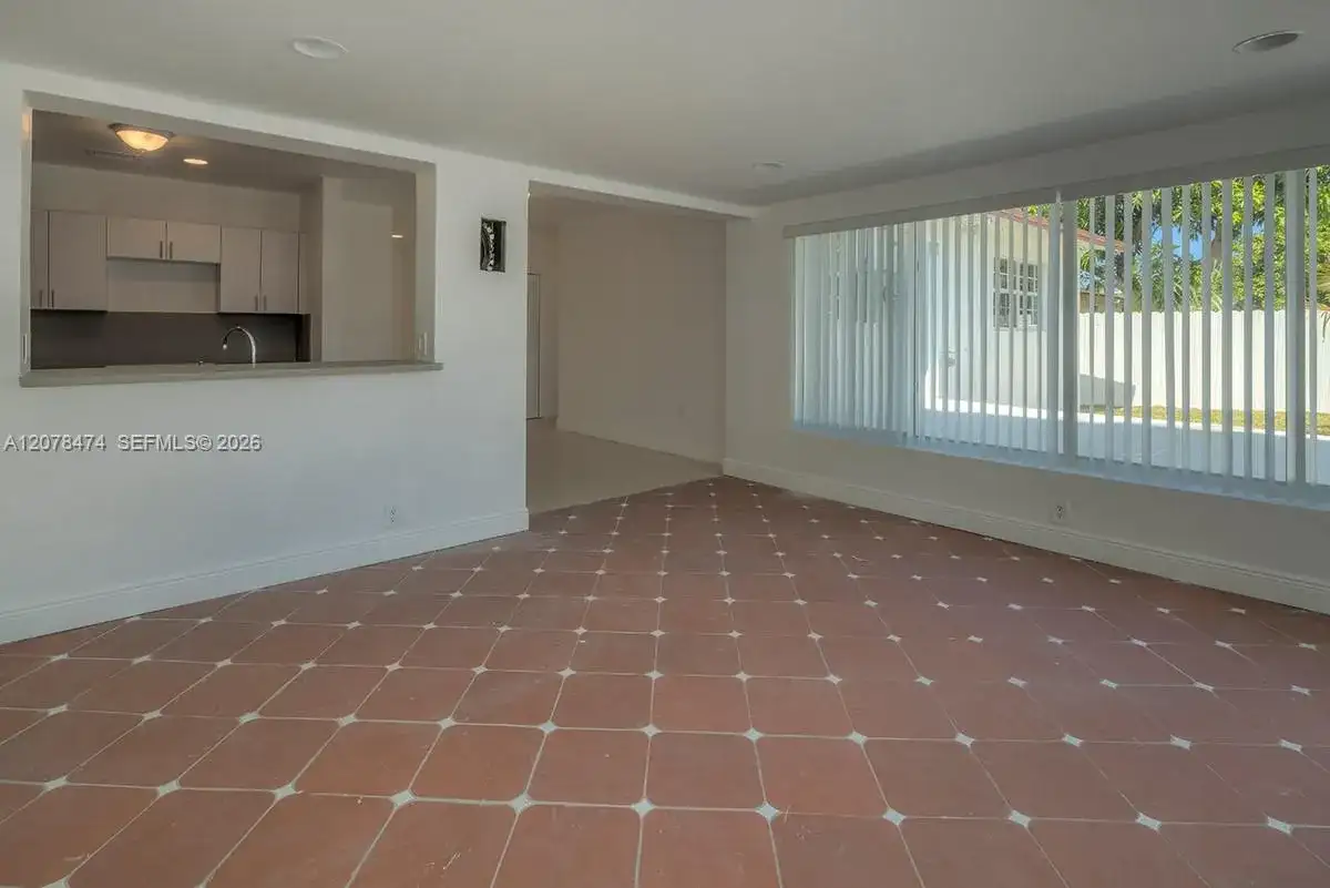 160 NW 199th St # 1, Miami Gardens FL 33169 photo 2