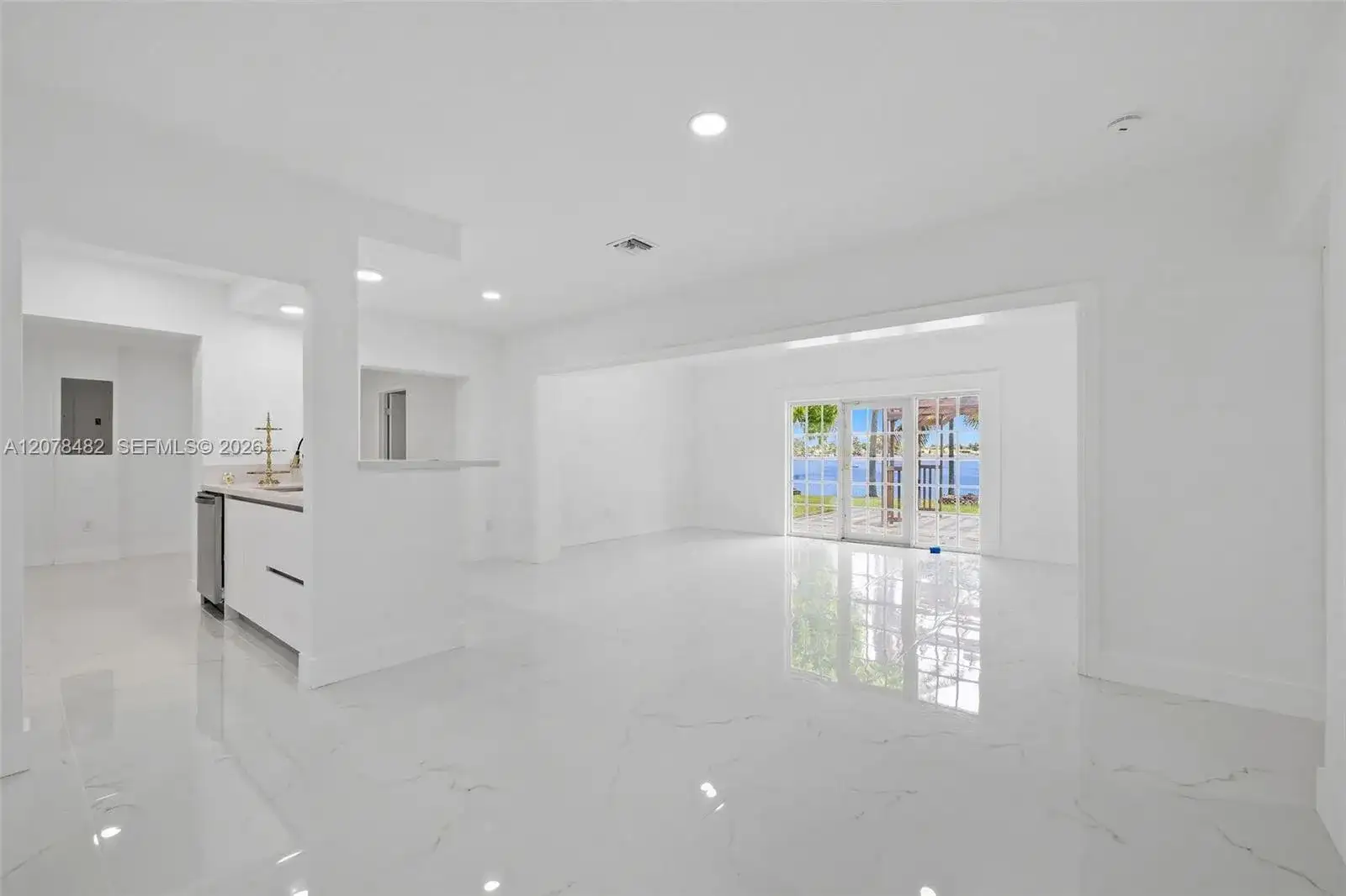 10901 SW 47th Ter, Miami FL 33165 photo 4