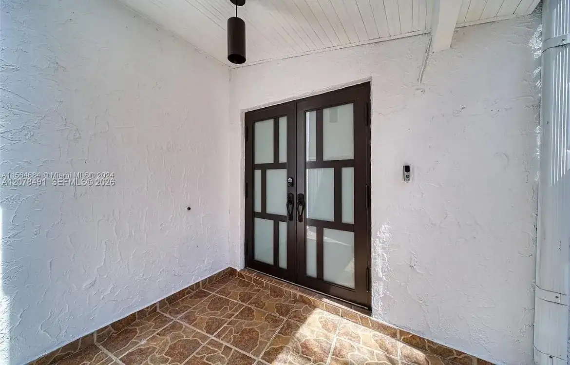 13267 SW 9th Ln, Miami FL 33184 photo 2