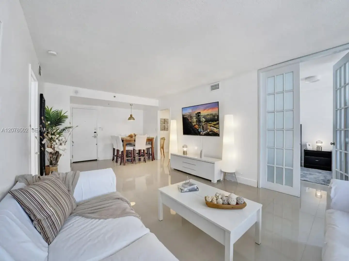 5225 Collins Ave # 1516, Miami Beach FL 33140 photo 3
