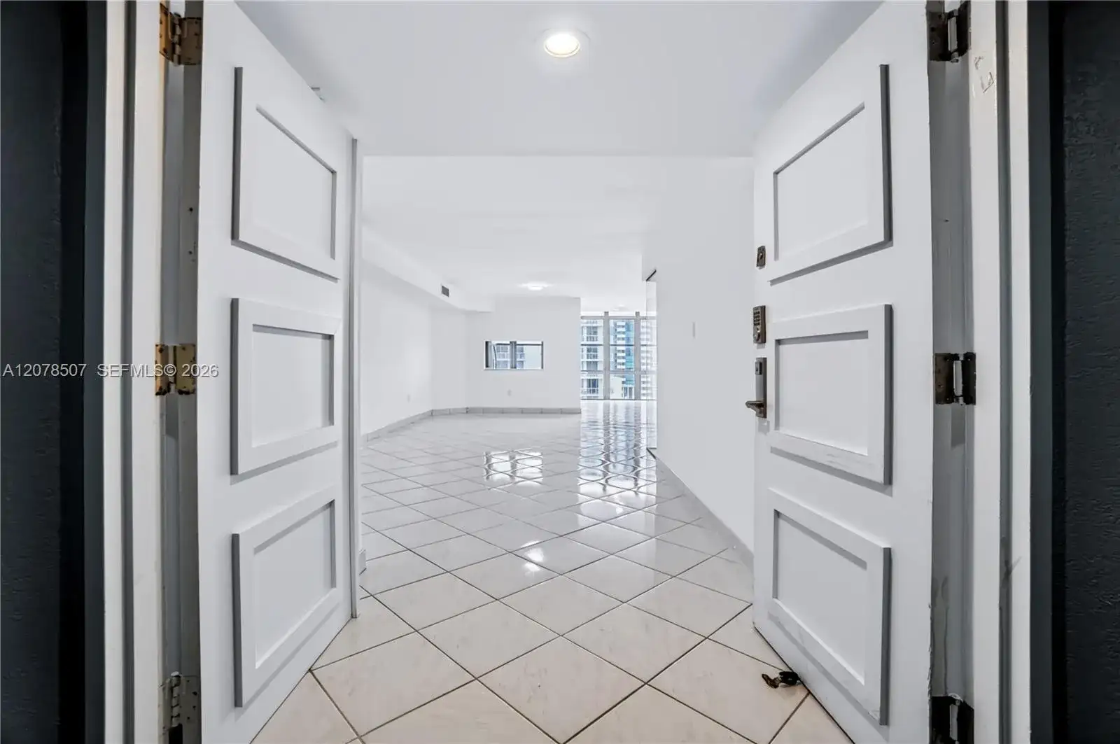 6423 Collins Ave # 1702, Miami Beach FL 33141 photo 5