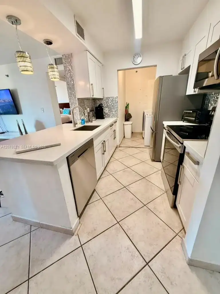 19701 E Country Club Dr # 5605A, Aventura FL 33180 photo 2