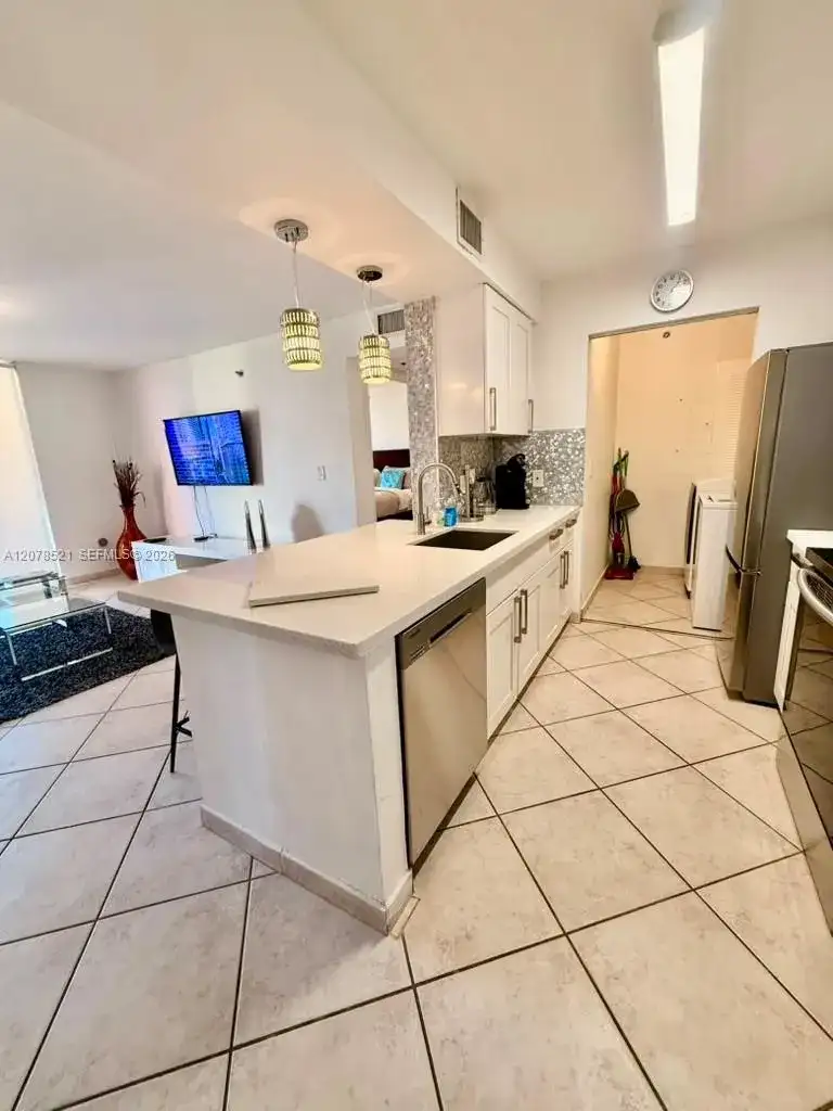 19701 E Country Club Dr # 5605A, Aventura FL 33180 photo 3