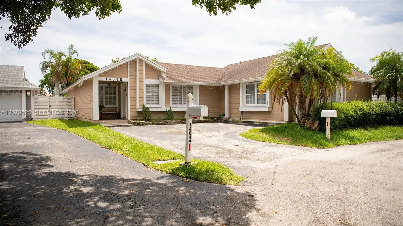 14045 SW 103rd Ter, Miami FL 33186 photo 2