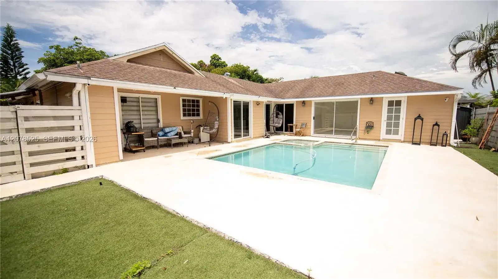 14045 SW 103rd Ter, Miami FL 33186 photo 4