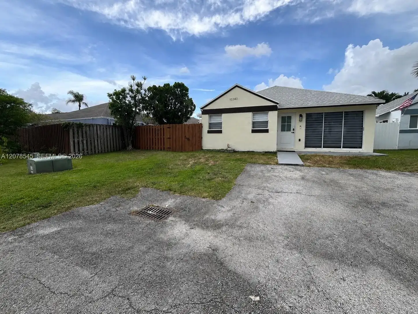 10340 SW 207th St, Cutler Bay FL 33189 photo 2