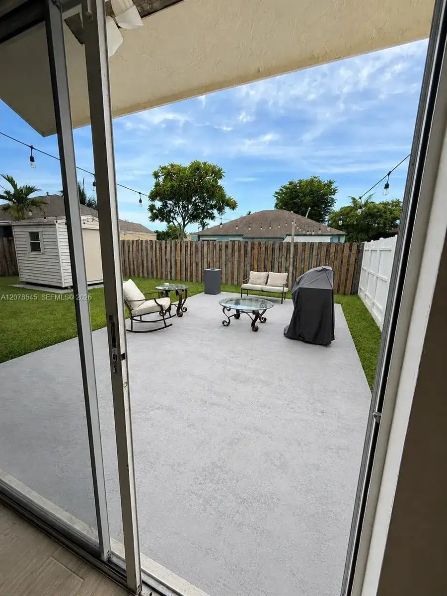 10340 SW 207th St, Cutler Bay FL 33189 photo 3