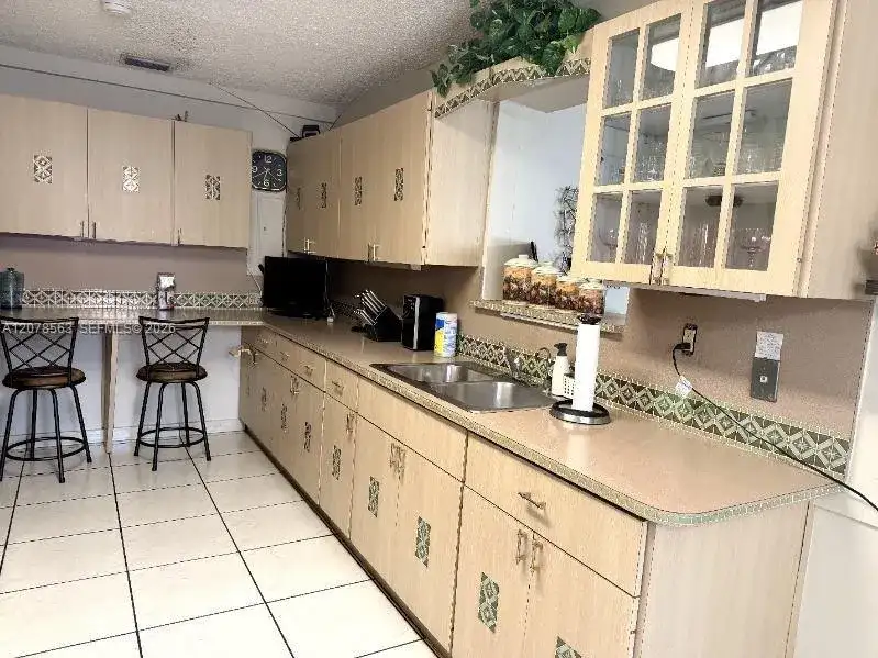 1340 W 36th St, Hialeah FL 33012 photo 4