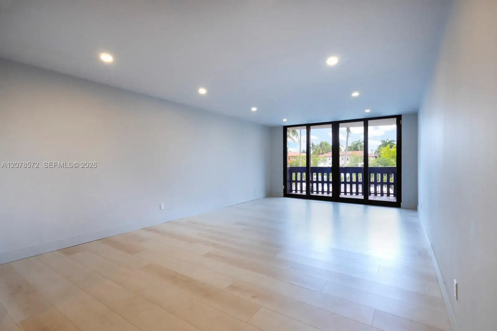 90 Edgewater Dr # 224, Coral Gables FL 33133