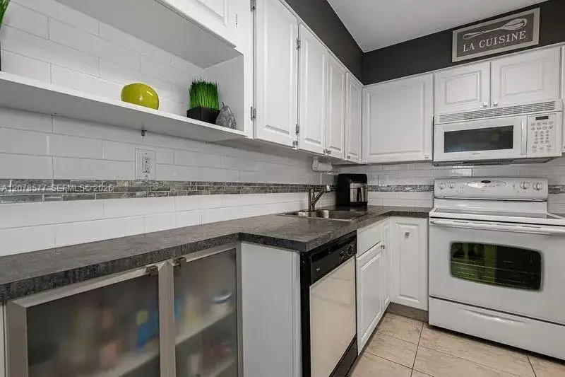 17800 Atlantic Blvd # 203, Sunny Isles Beach FL 33160 photo 2