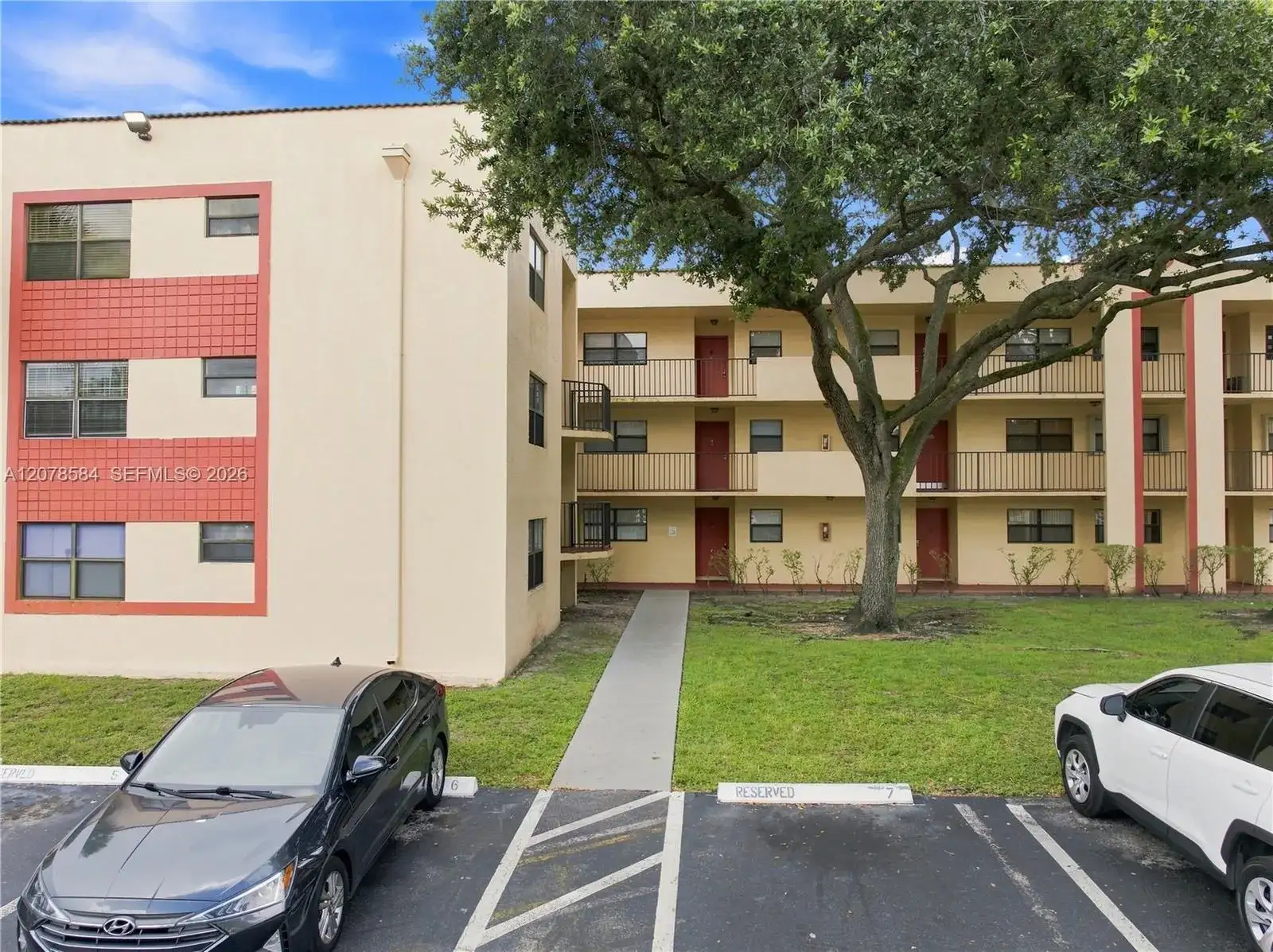 3199 Foxcroft Rd # 104, Miramar FL 33025 photo 2