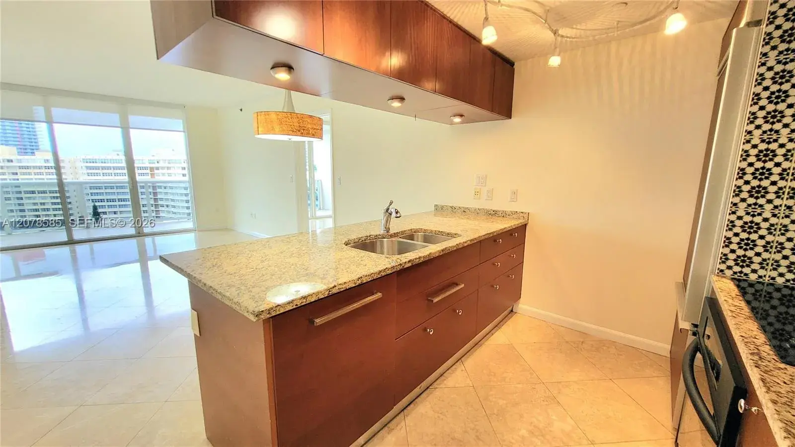 1850 S Ocean Dr # 909, Hallandale Beach FL 33009