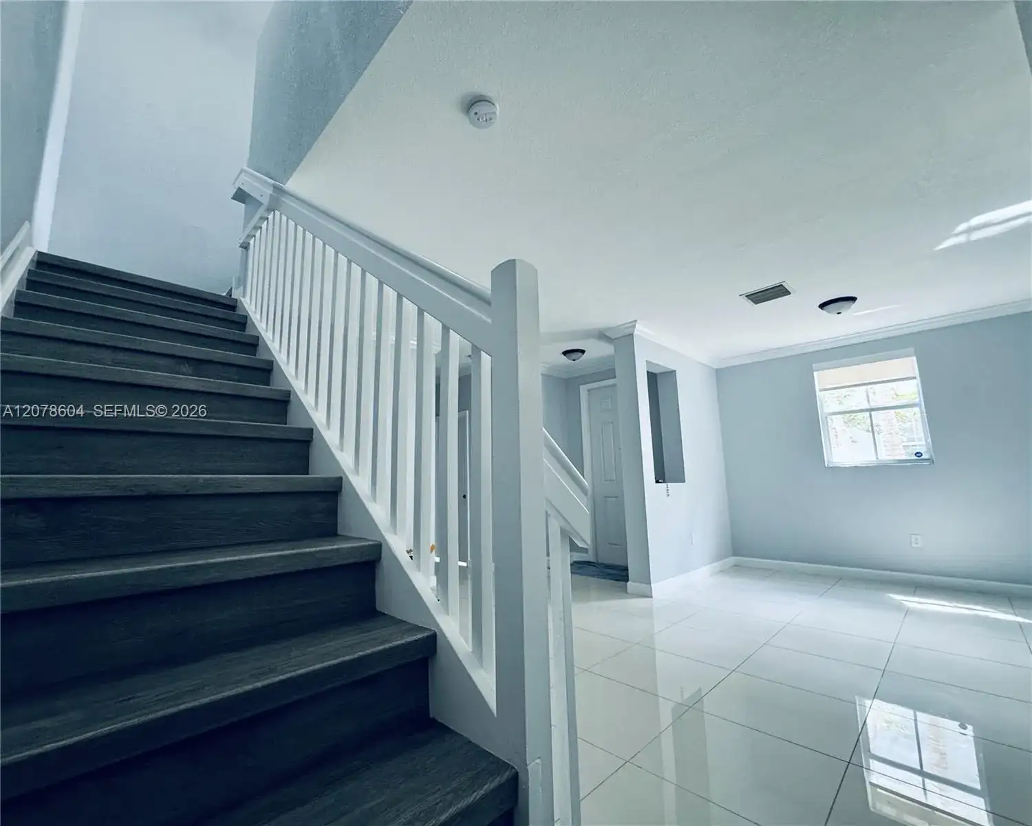 1035 NE 207th Ter, Miami FL 33179 photo 4