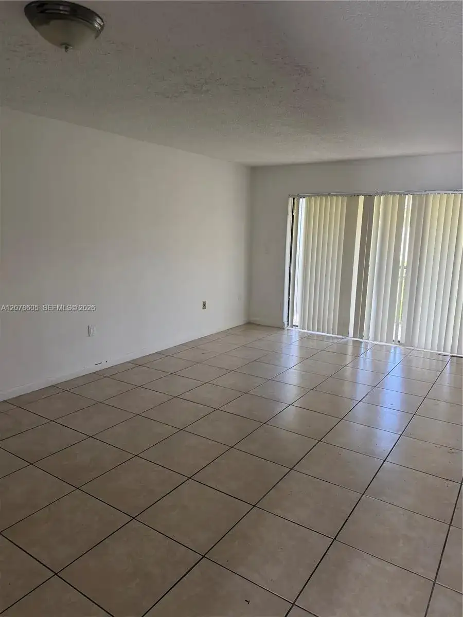 650 NE 149th St # 106F, Miami FL 33161 photo 4