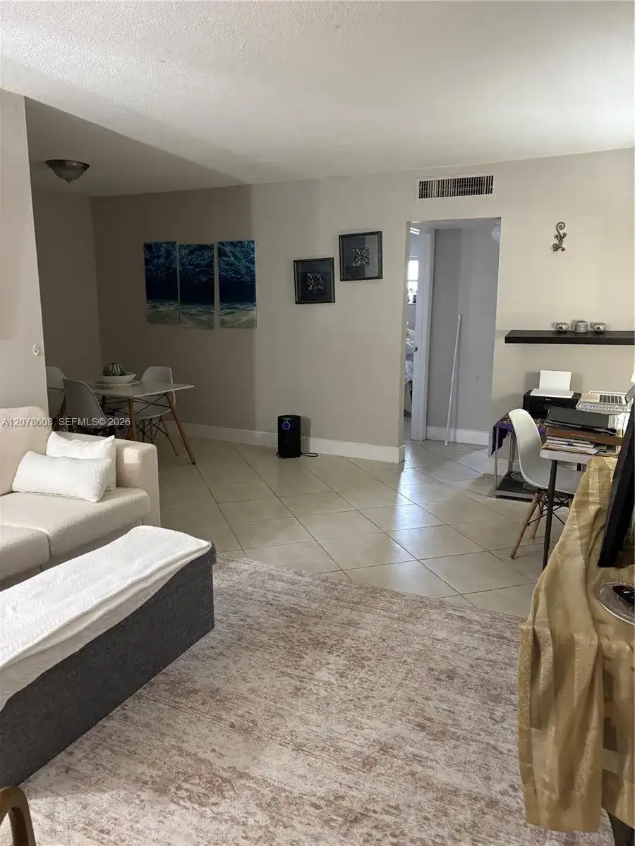 1100 NE 1st Ct # 102, Hallandale Beach FL 33009 photo 3